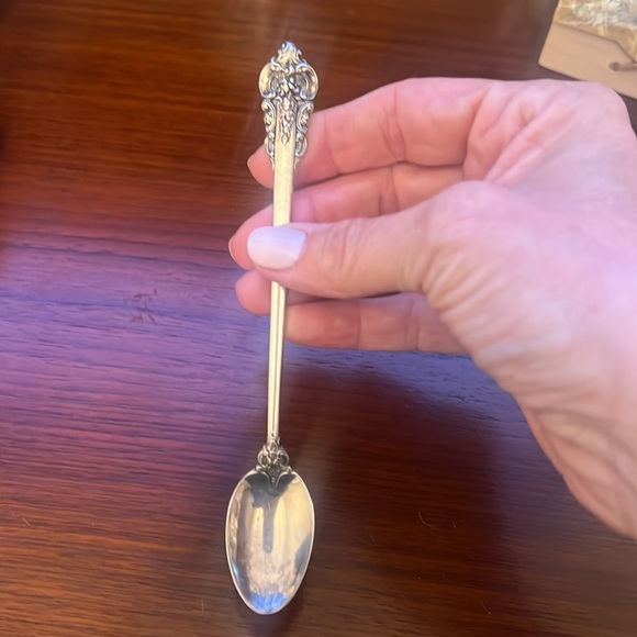 Wallace Silversmiths Grande Baroque infant spoon - Picture 5 of 7